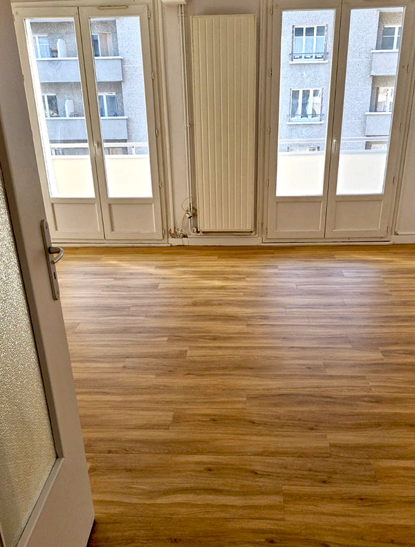 Chantier de revêtement de sol à Grenoble avec matthias RDS